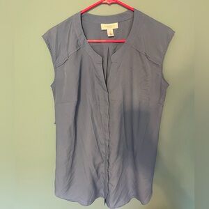 Maternity sleeveless blouse